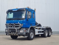 Mercedes-Benz Actros 3348