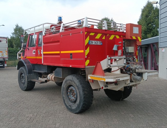 Mercedes-Benz Unimog U 5000 4x4 - (type 437.4) 4000 ltr - DAMAGED TRANSFER BOX - Winch, - Double cab, Crew cab, - Rosenbauer pump TT 4837