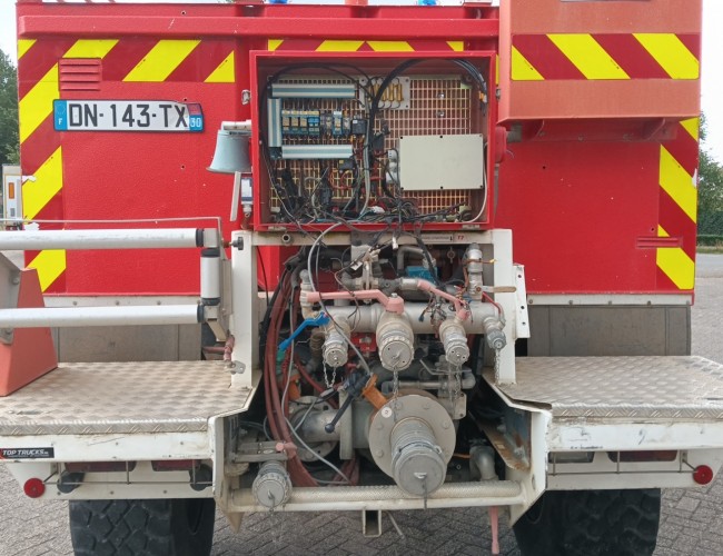 Mercedes-Benz Unimog U 5000 4x4 - (type 437.4) 4000 ltr - DAMAGED TRANSFER BOX - Winch, - Double cab, Crew cab, - Rosenbauer pump TT 4837
