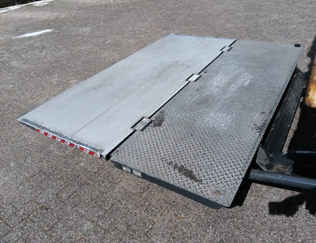DAF CF 280 Sliding tarpaulin, Schuifzeilen , DHollandia 1,500 kg Tail lift, Load lift, Drawer side wall TT 4841