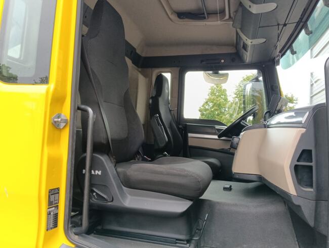 MAN TGS 35.500 8x2 - Hiab 37.7TM Kraan, Machine transporter, Oprijwagen, afsleepwagen 6.2T. lier TT 4936